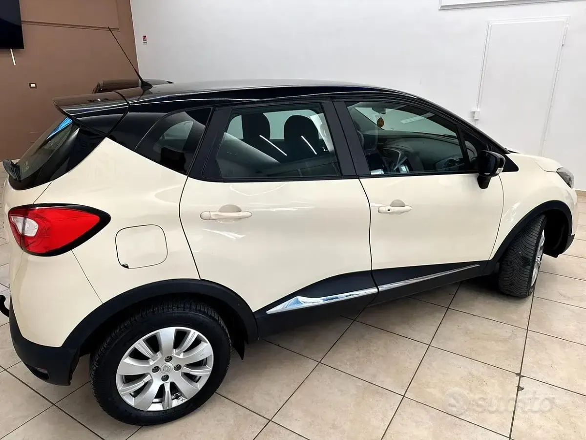 Usata Renault Captur 90 CV (66 kW) 2014 Beige SUV