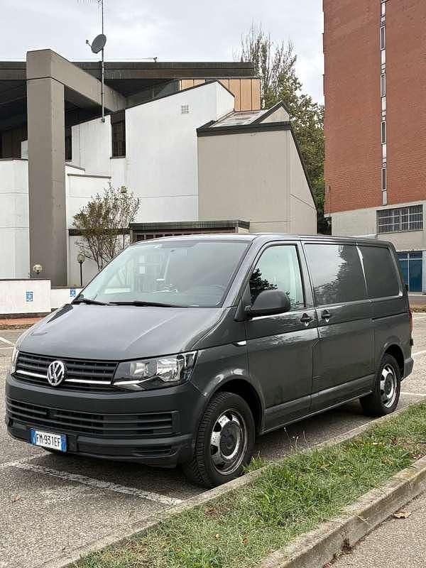 Usata VW T6 204 CV (150 kW) 2017 Grigio Furgone