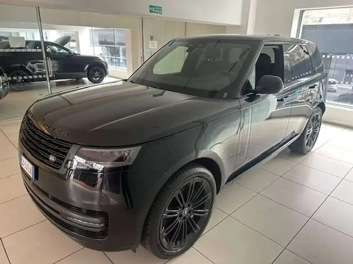 Usata Land Rover Range Rover HSE 249 CV (183 kW) 2024 Santorini black SUV