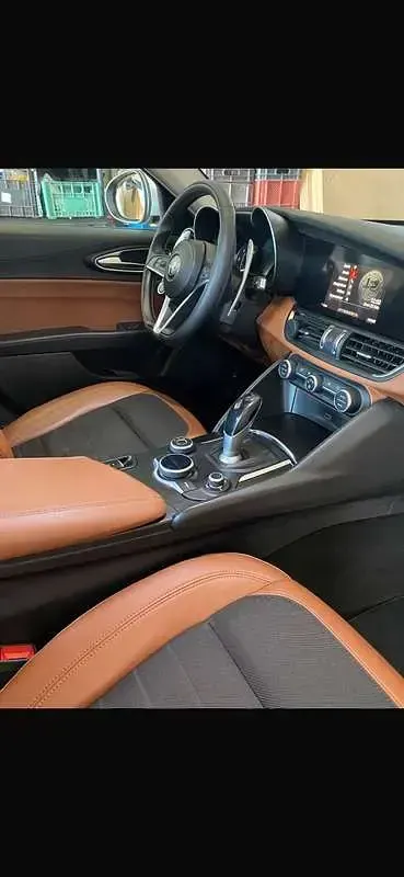 Usata Alfa Romeo Giulia Super 179 CV (131 kW) 2018 Argento Berlina