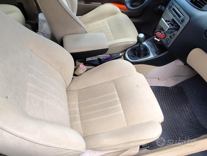 Usata Alfa Romeo 147 2010 Grigio Utilitaria