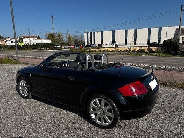 Usata Audi TT Roadster 150 CV (110 kW) 2003 Nero Cabrio