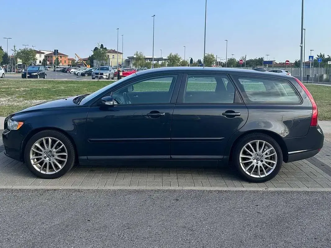 Usata Volvo V50 109 CV (80 kW) 2010 Grigio Station wagon