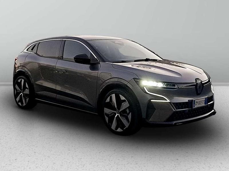 Usata Renault Megane E-Tech Iconic 160 kW (218 CV) 2023 Grigio scuro Berlina