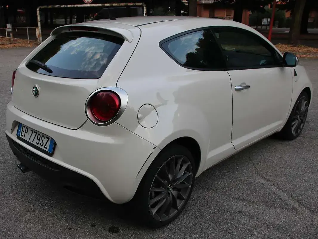 Usata Alfa Romeo MiTo 170 CV (125 kW) 2013 Bianco Utilitaria
