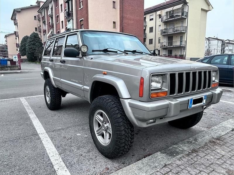 Usata Jeep Cherokee 2000 Grigio SUV