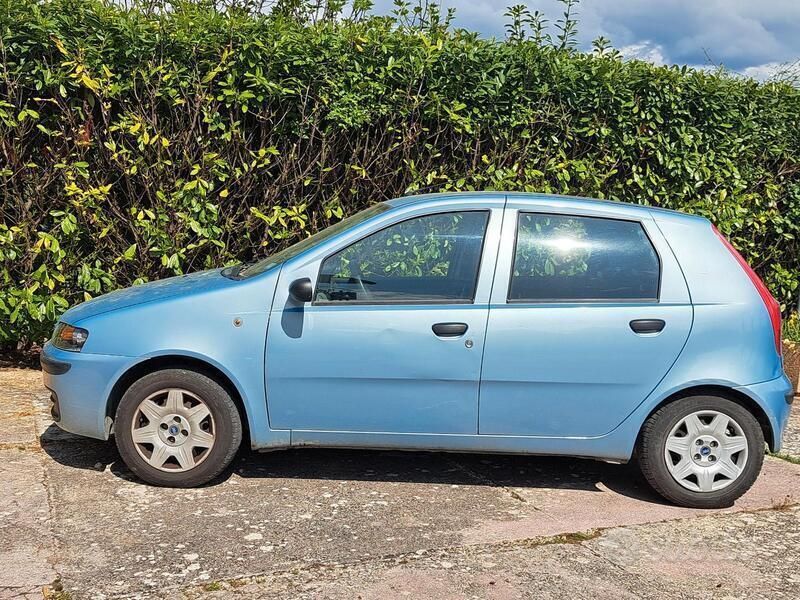 Usata Fiat Punto 60 CV (44 kW) 2001 Utilitaria