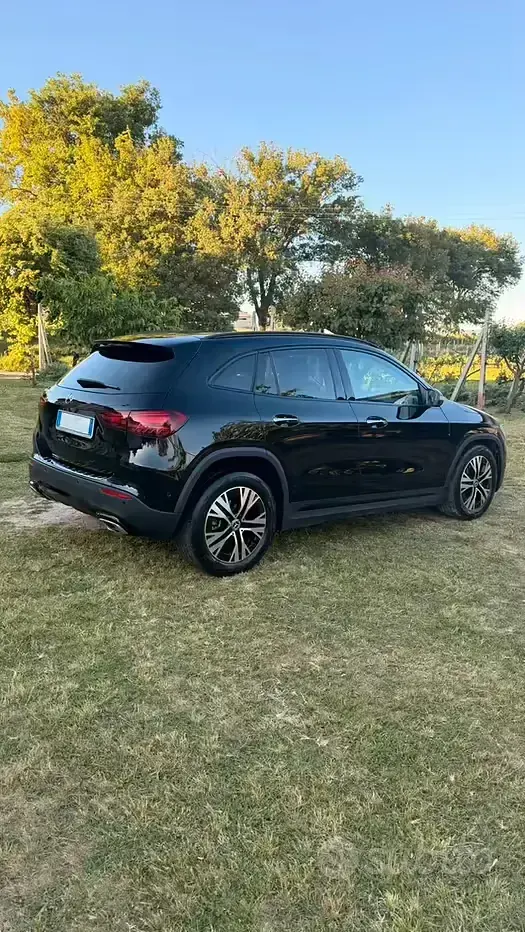 Usata Mercedes GLA180 Advanced Plus 116 CV (85 kW) 2023 Nero SUV