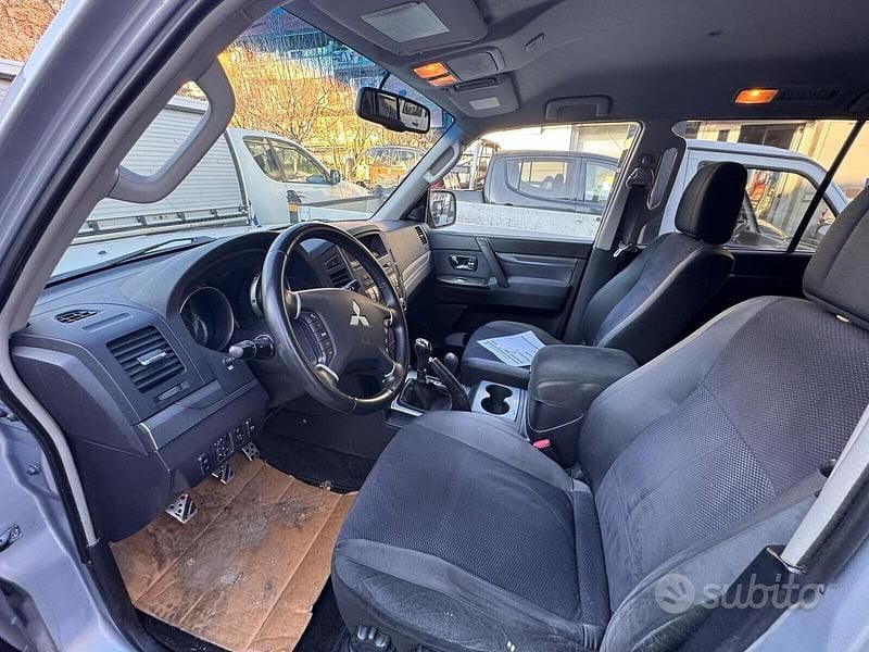 Usata Mitsubishi Pajero Instyle 170 CV (125 kW) 2007 Argento SUV