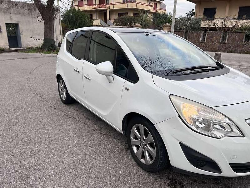 Usado Opel Meriva 120 CV (88 kW) 2011 Monovolumen