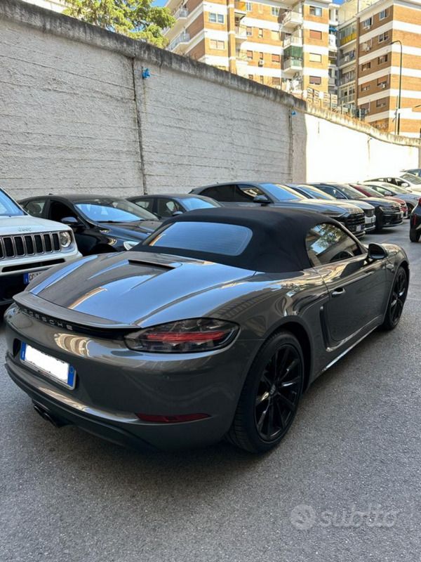 Usata Porsche 718 300 CV (220 kW) 2018 Grigio Cabrio