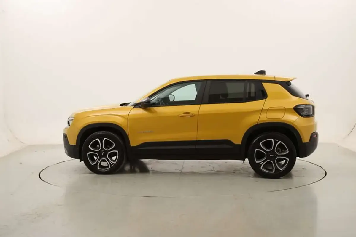 Usata Jeep Avenger Summit 101 CV (74 kW) 2025 Giallo/oro SUV