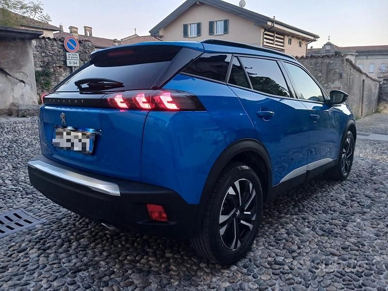 Usata Peugeot 2008 Allure 110 CV (80 kW) 2022 Blu SUV