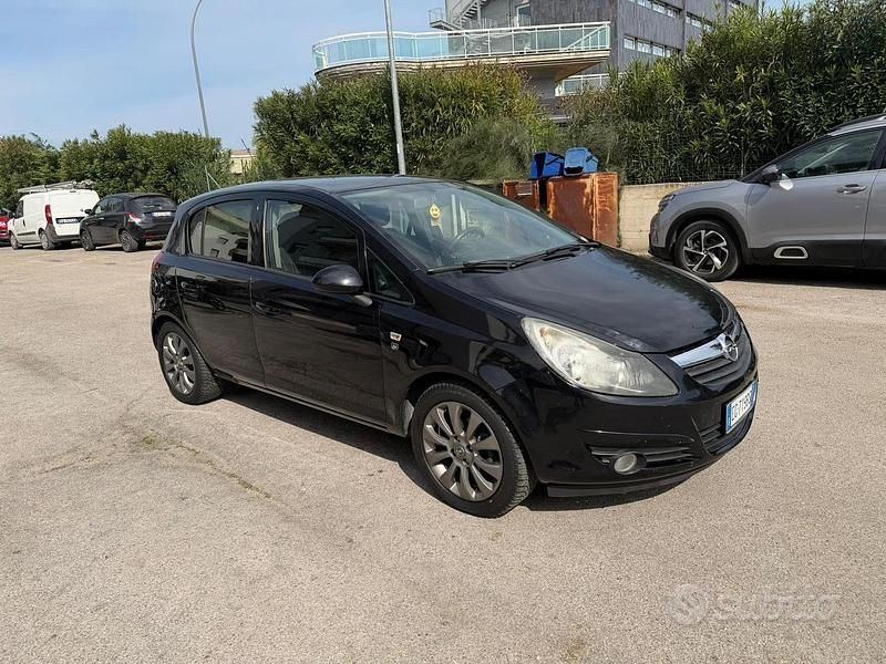 Usata Opel Corsa 2011 Nero Utilitaria
