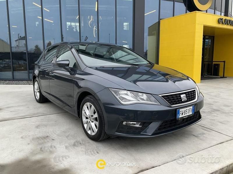 Usata Seat Leon Style 131 CV (96 kW) 2019 Blu/azzurro Berlina