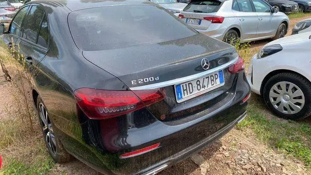 Usata Mercedes E200 160 CV (117 kW) 2022 Nero Berlina