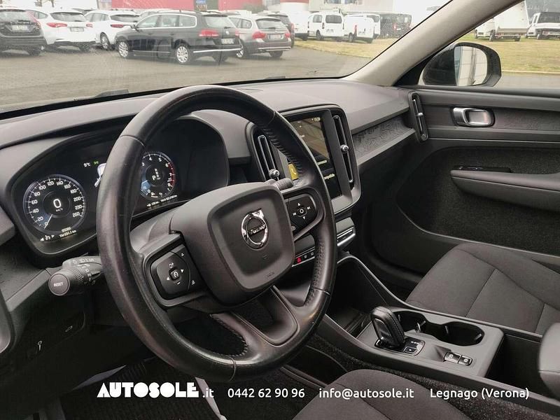 Usata Volvo XC40 Momentum 129 CV (94 kW) 2021 Nero SUV