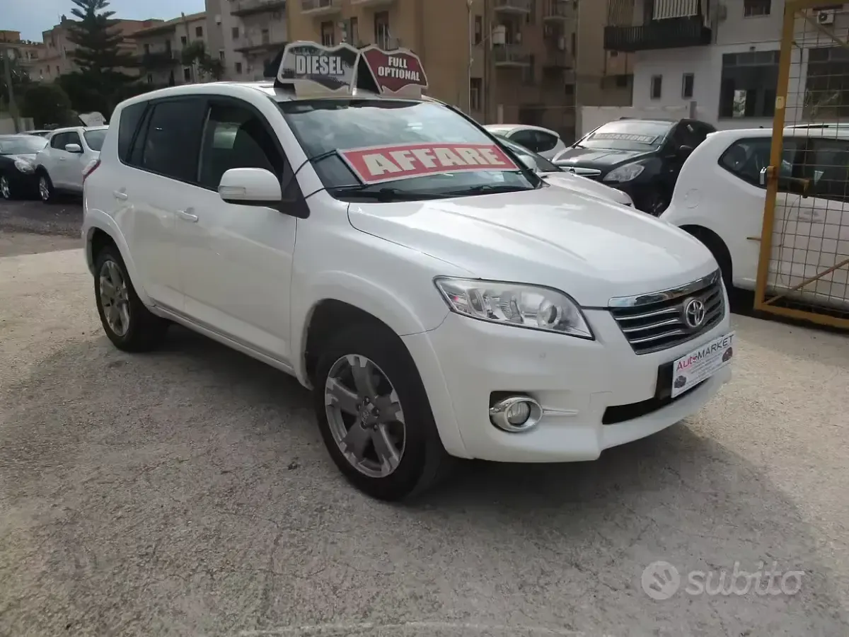 Usata Toyota RAV4 150 CV (110 kW) 2012 Bianco SUV