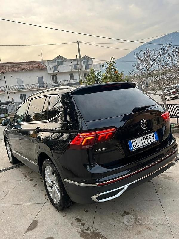 Usata VW Tiguan Allspace R-line 200 CV (147 kW) 2022 Nero SUV