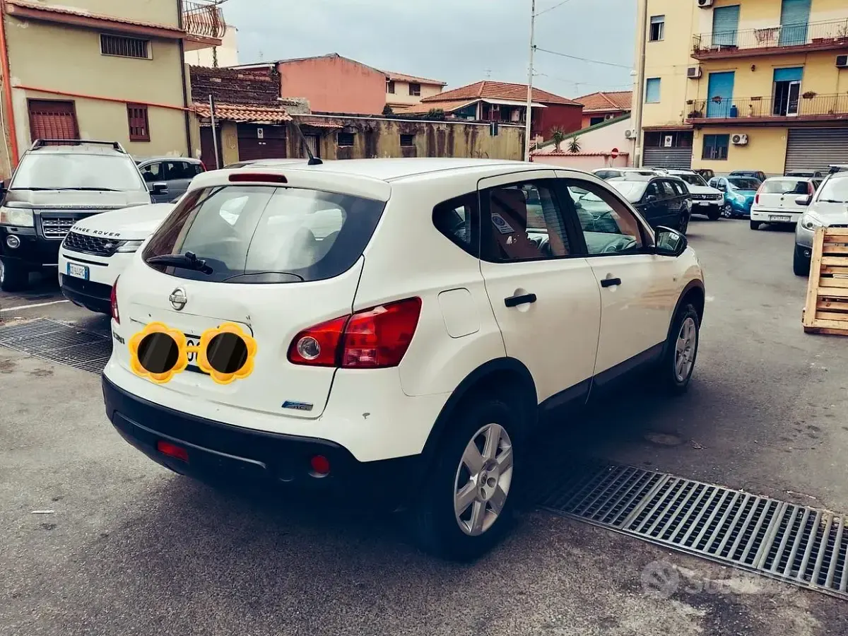 Usata Nissan Qashqai Tekna 106 CV (77 kW) 2010 Bianco SUV
