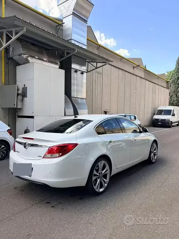 Usata Opel Insignia 160 CV (117 kW) 2012 Bianco Berlina