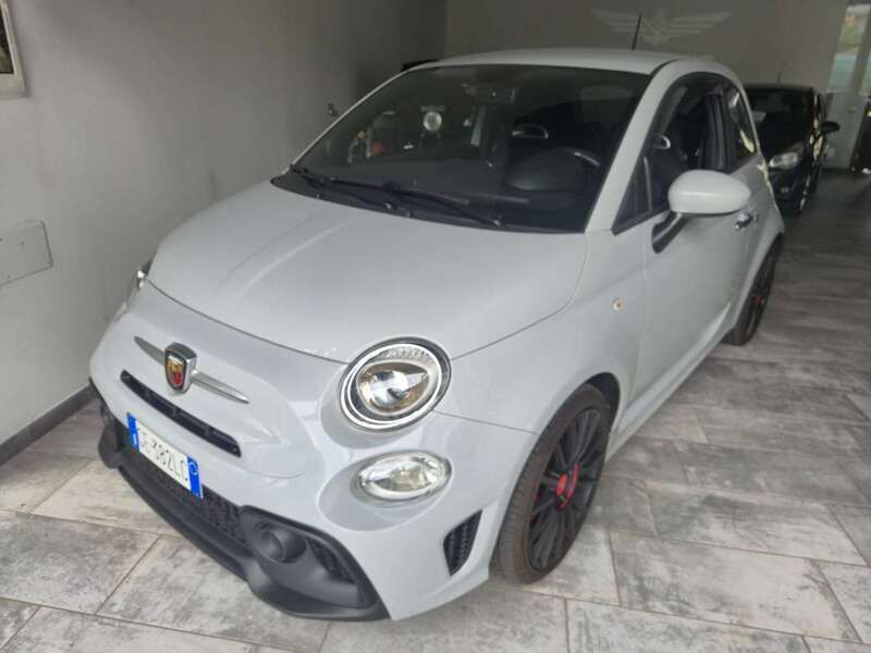 Grigio Usata 2021 Abarth 595 Due volumi | 17.500 € (Buon prezzo) - Immagine 1/4