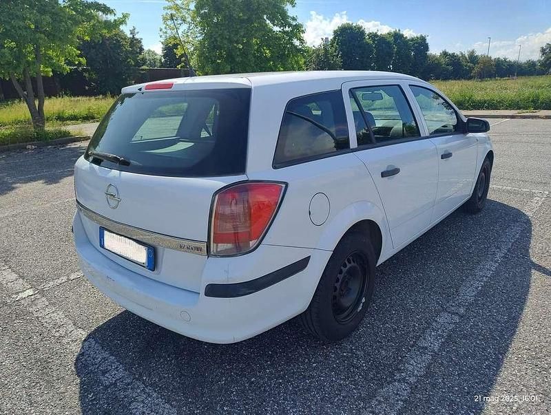 Usata Opel Astra Enjoy 101 CV (74 kW) 2005 Station wagon