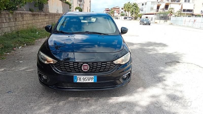 Nero Usata 2017 Fiat Tipo Monovolume | 7500 € (Super prezzo) - Immagine 1/4