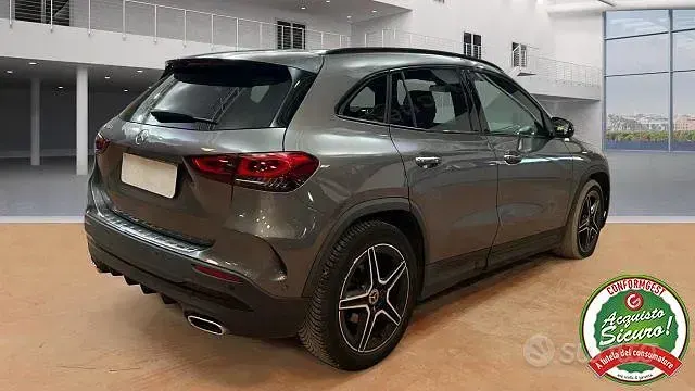 Usata Mercedes GLA200 Premium 150 CV (110 kW) 2022 Grigio SUV