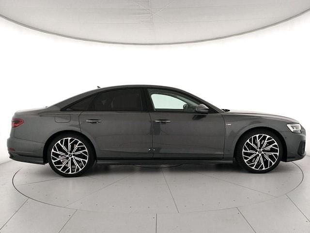 Usata Audi A8 Ambiente 462 CV (339 kW) 2024 Grigio Berlina