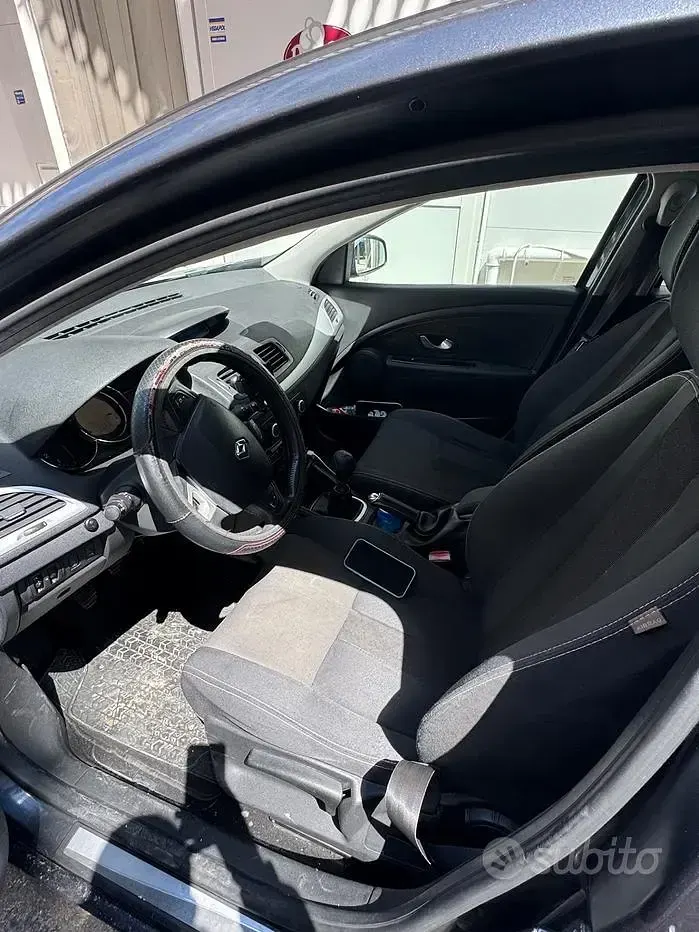 Usata Renault Mégane III Dynamique 110 CV (80 kW) 2009 Grigio Berlina