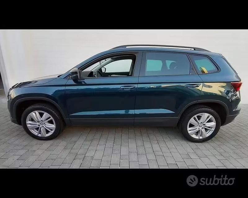Usata Skoda Karoq Executive 116 CV (85 kW) 2022 Blu metallizzato SUV