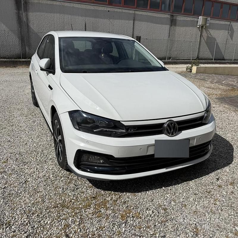 Usata VW Polo R-line 95 CV (69 kW) 2019 Bianco Utilitaria