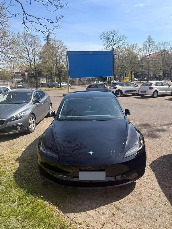 Usata Tesla Model 3 235 kW (320 CV) 2024 Nero Berlina