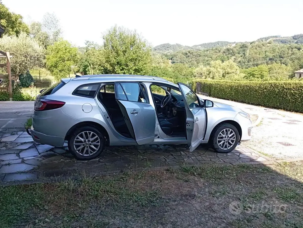 Usata Renault Mégane GrandTour 110 CV (80 kW) 2014 Grigio Station wagon