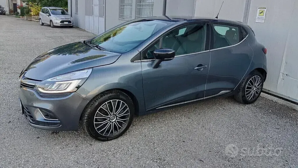 Usata Renault Clio IV Zen 75 CV (55 kW) 2019 Grigio Berlina