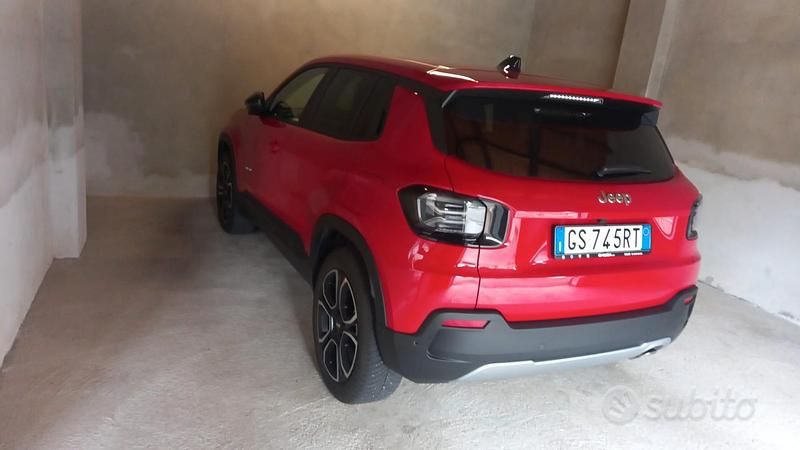 Usata Jeep Avenger Summit 101 CV (74 kW) 2024 Rosso SUV