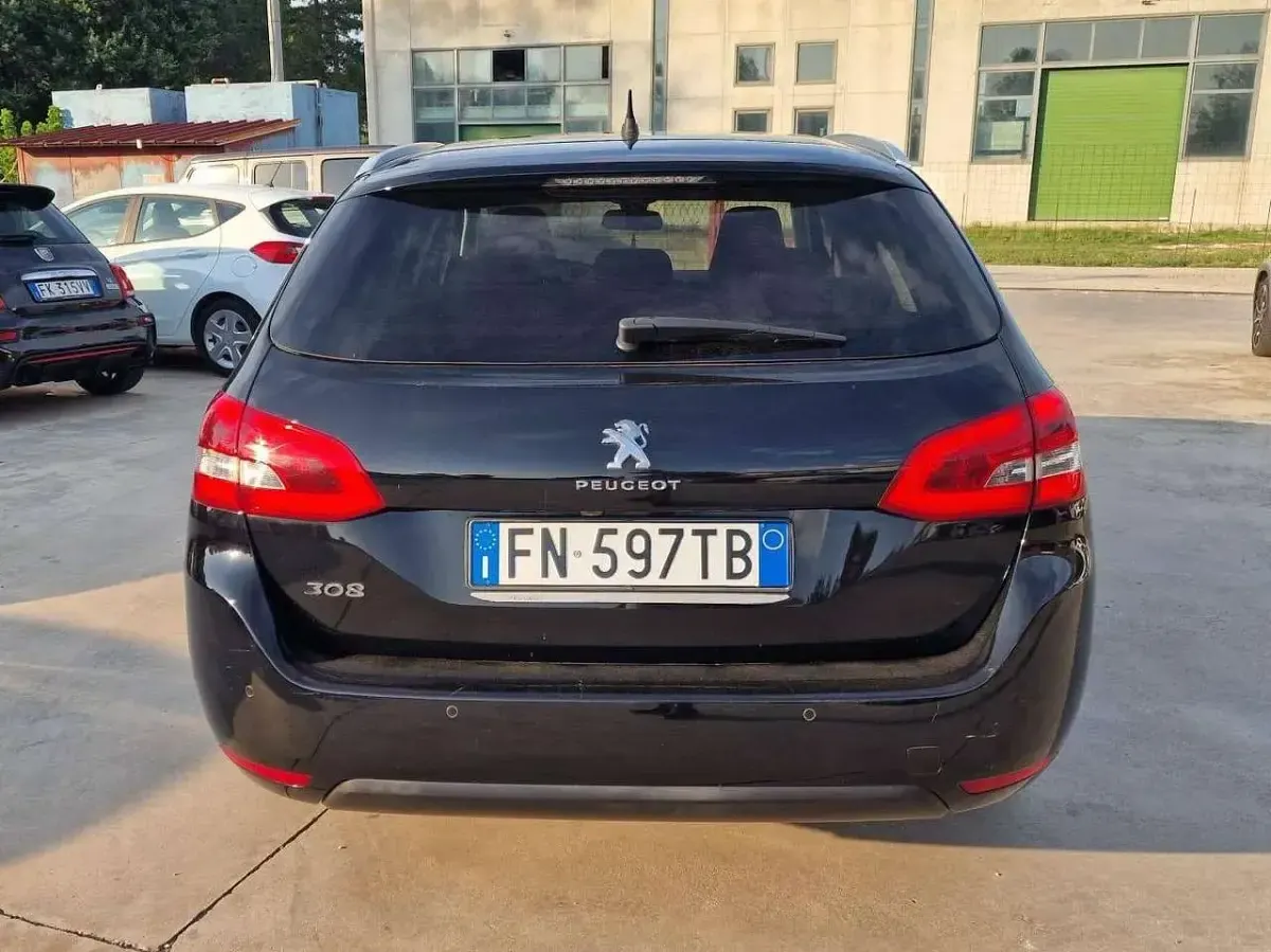 Usata Peugeot 308 SW Allure 131 CV (96 kW) 2018 Nero Station wagon