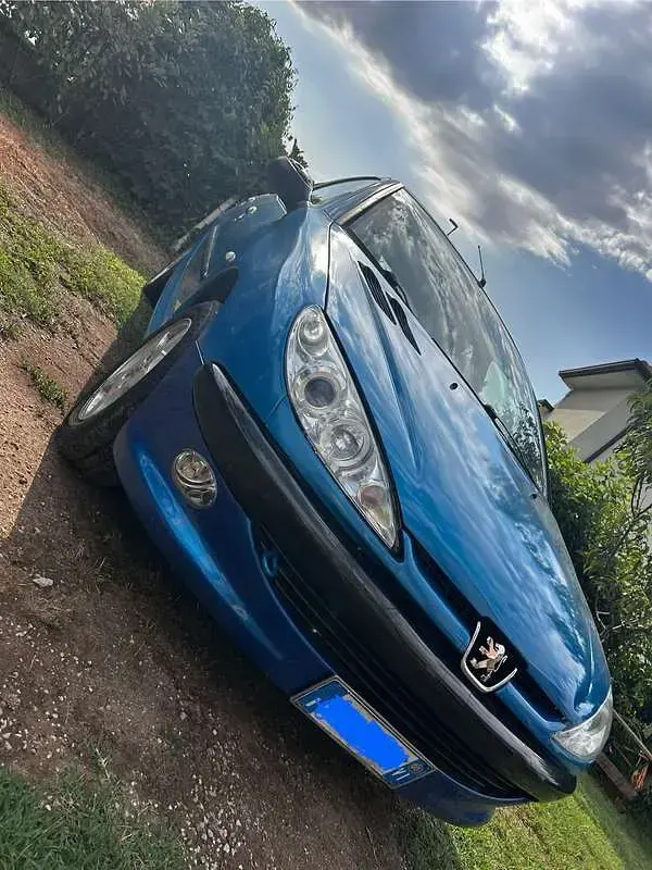 Usata Peugeot 206 75 CV (55 kW) 2000 Berlina