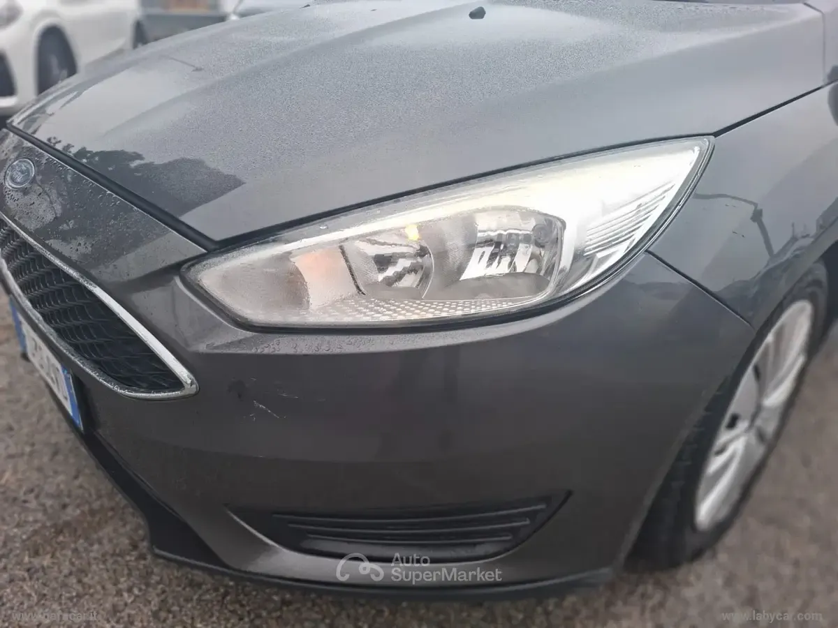 Usata Ford Focus S 95 CV (69 kW) 2017 Gray Station wagon