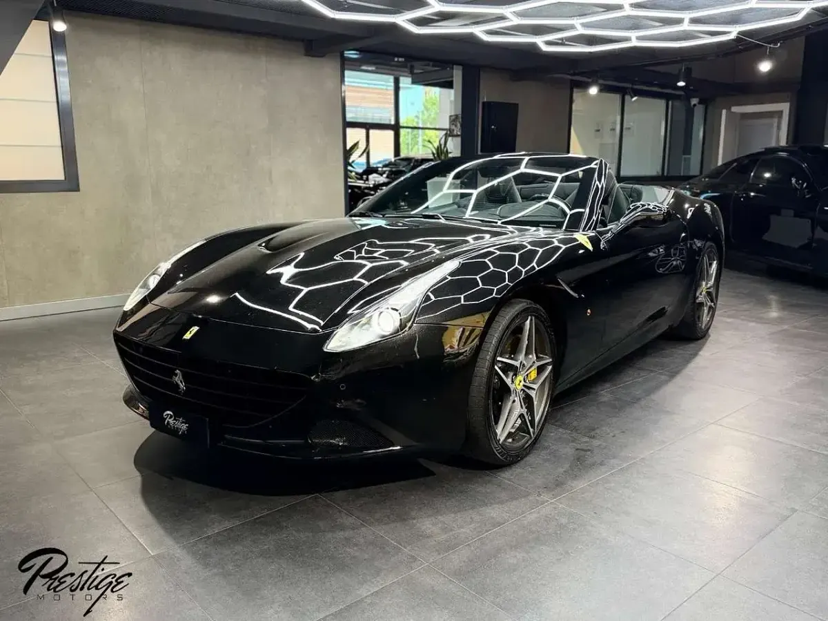 Usata Ferrari California 560 CV (411 kW) 2016 Nero Cabrio
