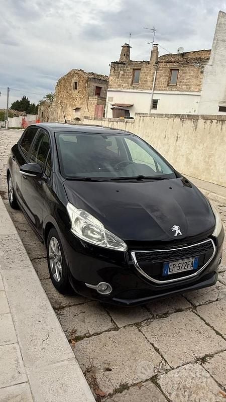 Usata Peugeot 208 2013 Nero Utilitaria