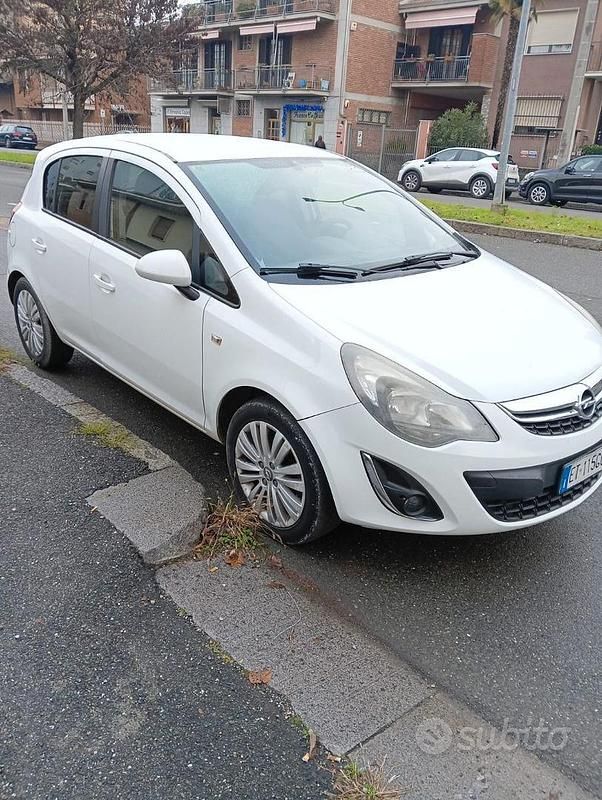 Usata Opel Corsa 75 CV (55 kW) 2013 Bianco Utilitaria