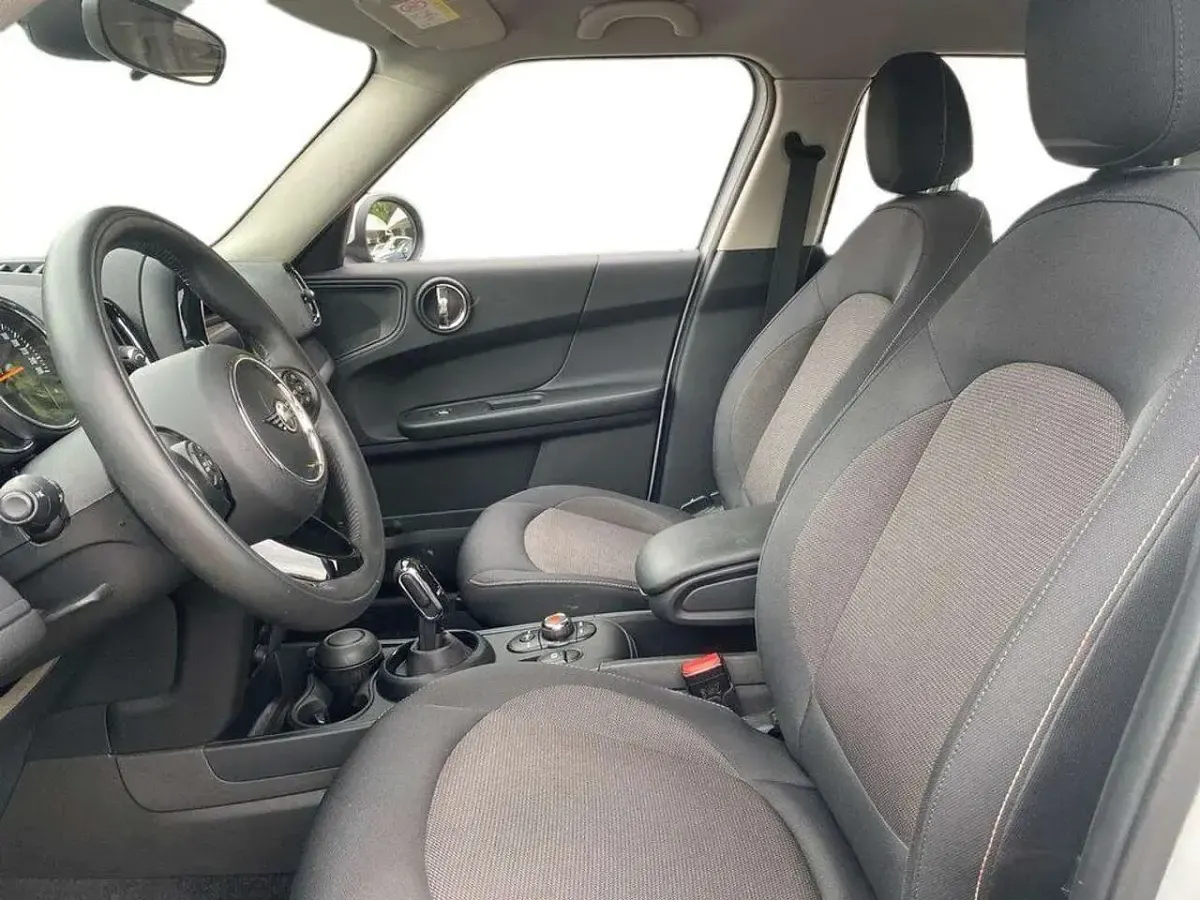 Usata Mini Countryman Business 116 CV (85 kW) 2020 Light white SUV
