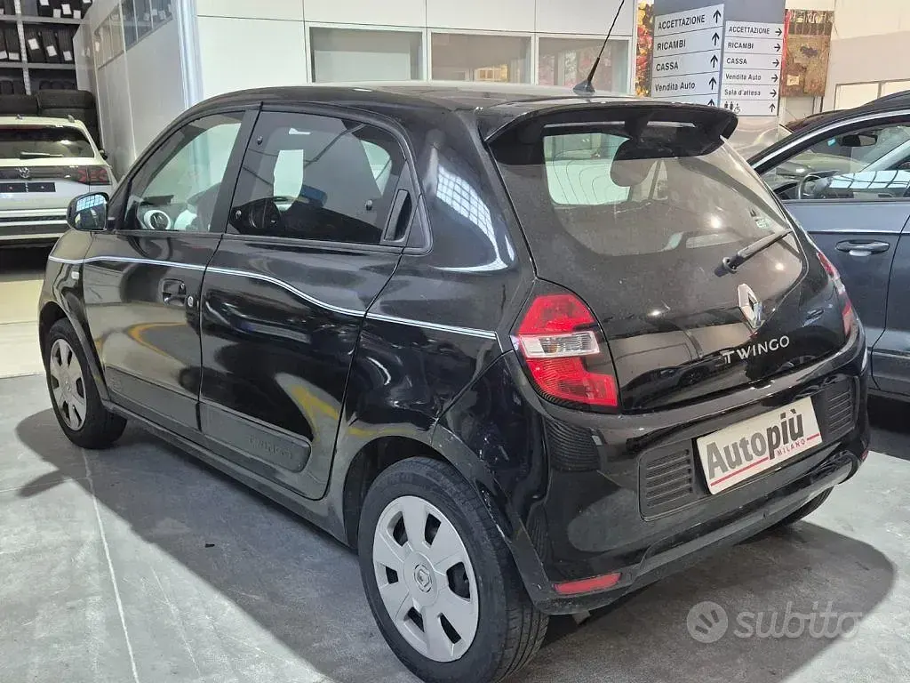 Usado Renault Twingo SE 69 HP (50 kW) 2016 Preto Citadino