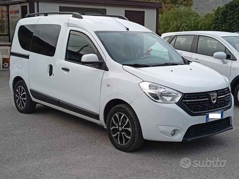 Usata Dacia Dokker Lauréate 101 CV (74 kW) 2018 Bianco Monovolume