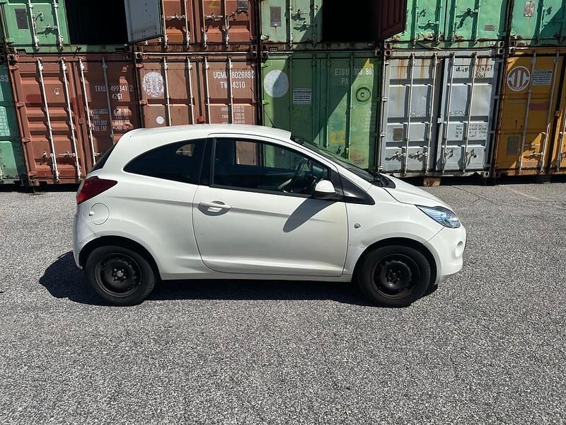 Usata Ford Ka 75 CV (55 kW) 2013 Bianco Utilitaria