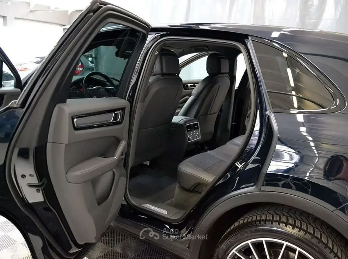 Usata Porsche Cayenne 340 CV (250 kW) 2018 Blu/azzurro SUV