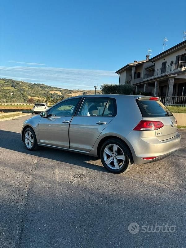 Usata VW Golf VII 110 CV (80 kW) 2015 Grigio Utilitaria
