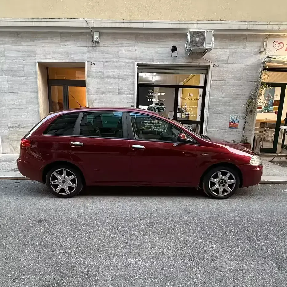 Usata Fiat Croma 150 CV (110 kW) 2005 Viola Station wagon